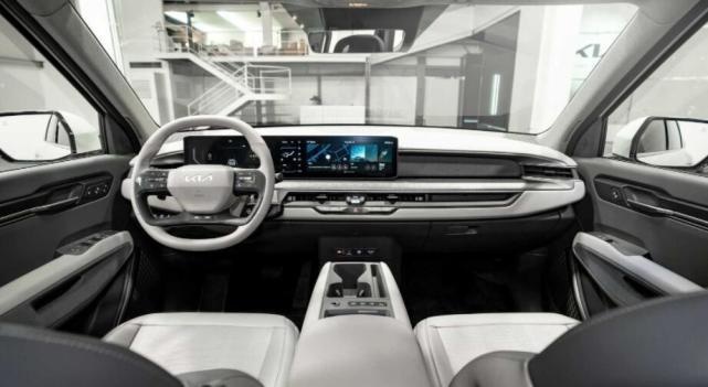直面理想L9！配双联屏+旋转座椅，起亚纯电SUV EV9官图发布