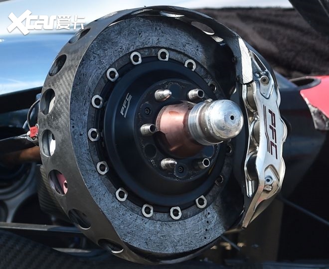 布雷博刹车制动代理告诉你到底应该换轮胎、换卡钳还是换刹车片？