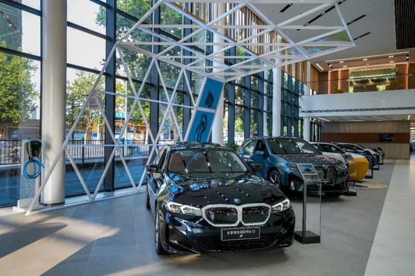 全新BMW领创绿星经销商杭州元通杭萧之宝隆重开业