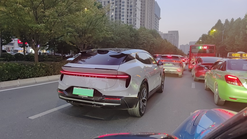 还真有人买这款车呀！