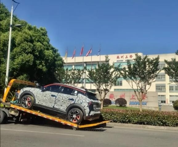 领克06伪装车再度现身，尺寸小于领克02，全系三缸机