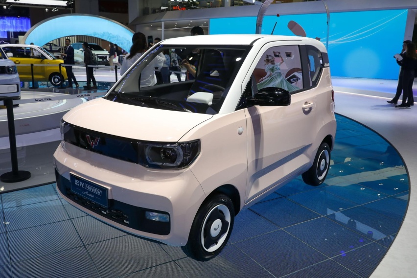 4.26万元起 宏光MINIEV马卡龙夹心款上市 内饰质感升级