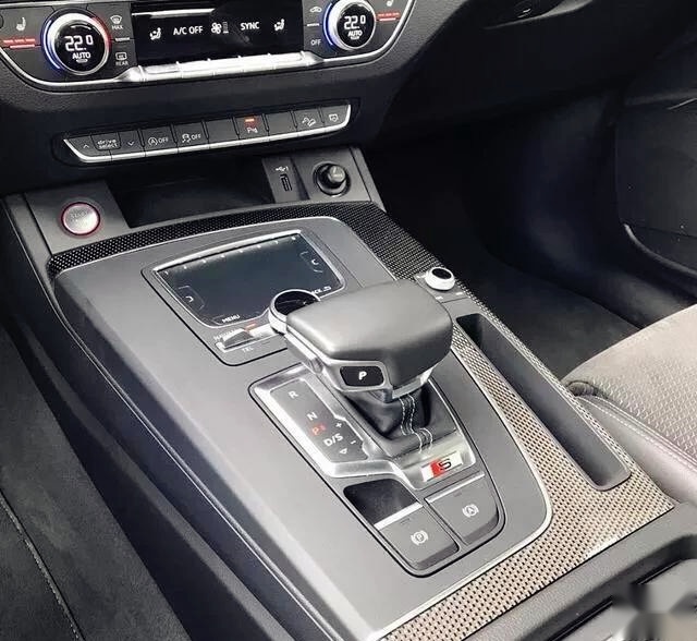 新款奥迪SQ5，六缸3.0T＋48V，预计售价会超60万