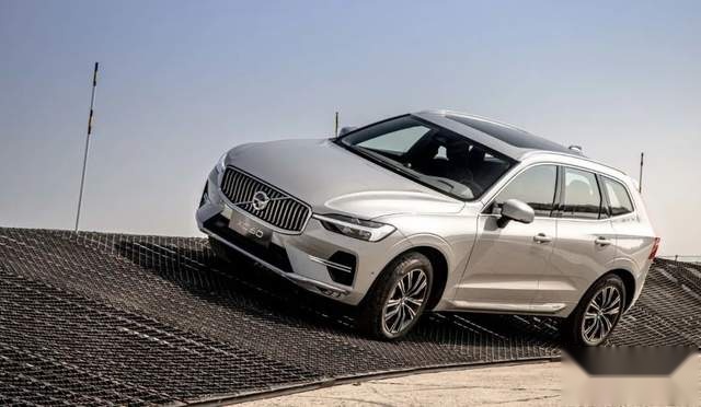 预算35万，XC60、Q5L同步改款，再算上XT5，怎么选？