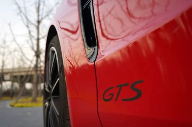 试驾保时捷Panamera GTS，那快0.1秒的信仰