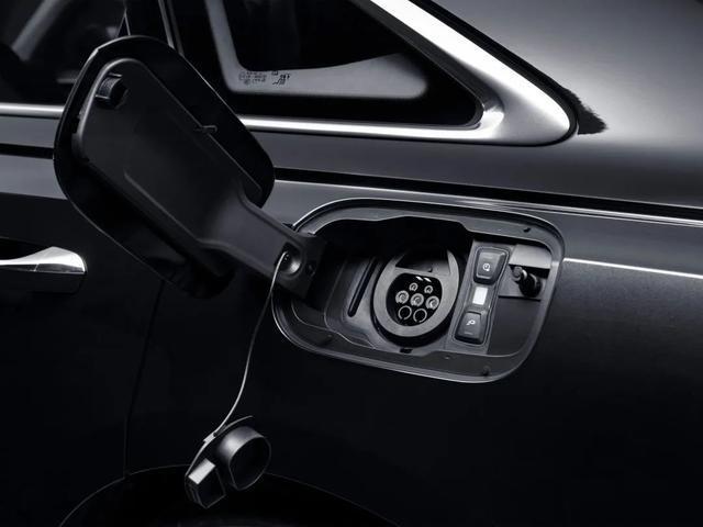 新奥迪A8L 60 TFSIe正式上市 售价108.88万元