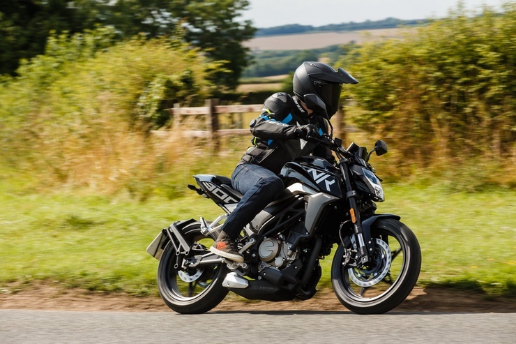 走向世界的CFMOTO 春风海外车型300NK英国测评