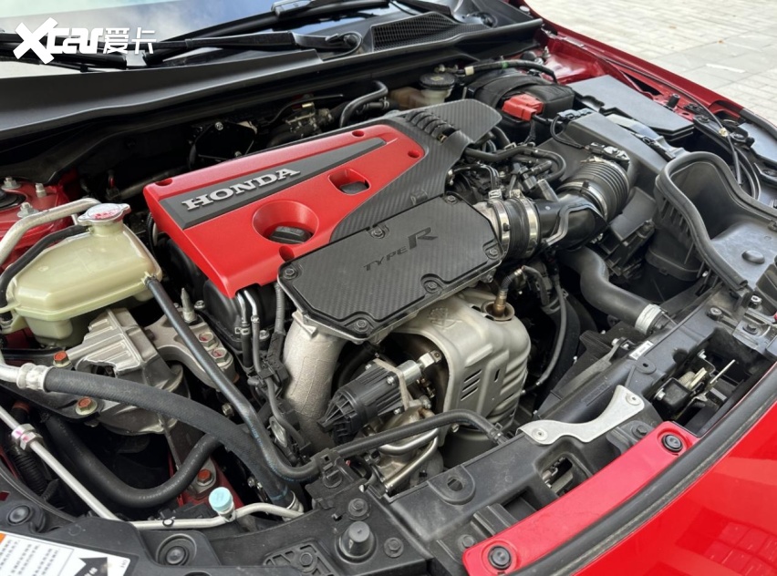 试驾本田思域type r,双轴支柱悬挂,k20c1红头发动机 6mt