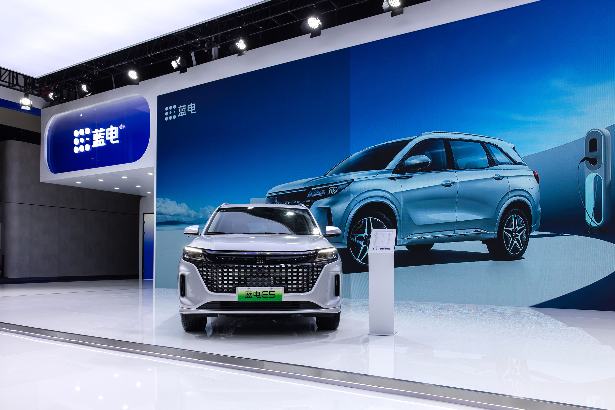 늻SUV{E5ؑc܇չ,I12f늻SUVx