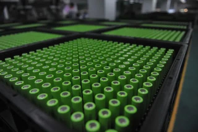 动力电池期盼奇点时刻：石墨烯刀片无钴电池三大技术路线同迎突破