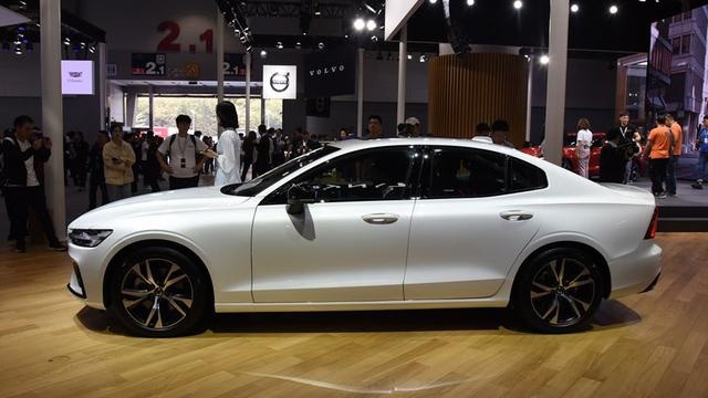 3分钟看车圈：720马力+四驱 日产GT-R50终于量产