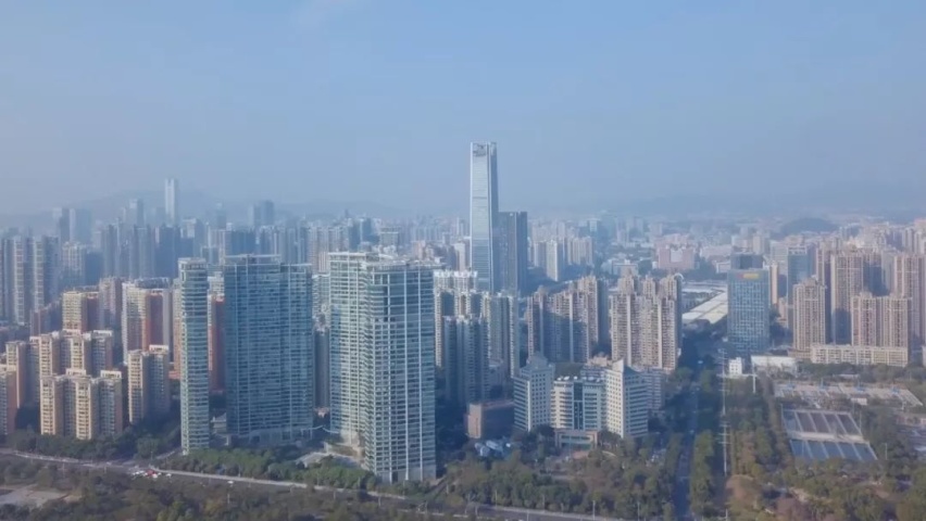 坐上一辆全地形头等舱的豪华皮卡，出发去一万种征途的自由世界！