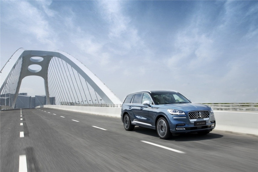 起步就是3.0T，长安林肯飞行家售价50.98万起！