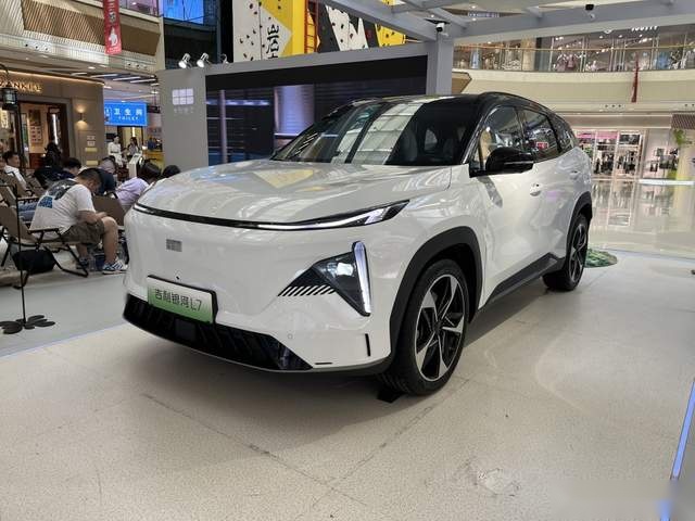 合肥实拍电混SUV新卷王——吉利银河L7，能否干过宋 PLUS？