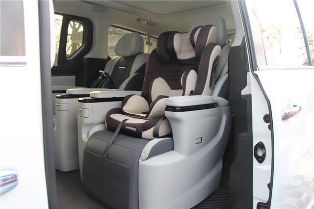 坐在上汽MAXUS G20看青城山还真不一样