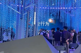 北京车展展台界天花板！保时捷：有模仿我的展台吗？