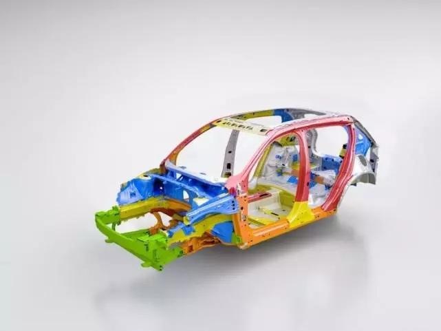 选一台纯电车 沃尔沃XC40又说自己“最”安全