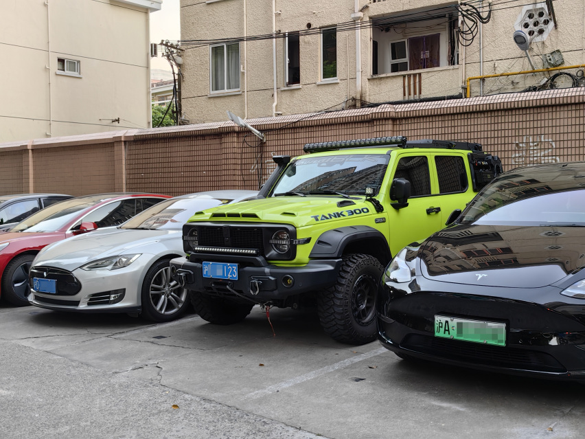 坦克家族的玩车一族，坦克也能兼顾家用