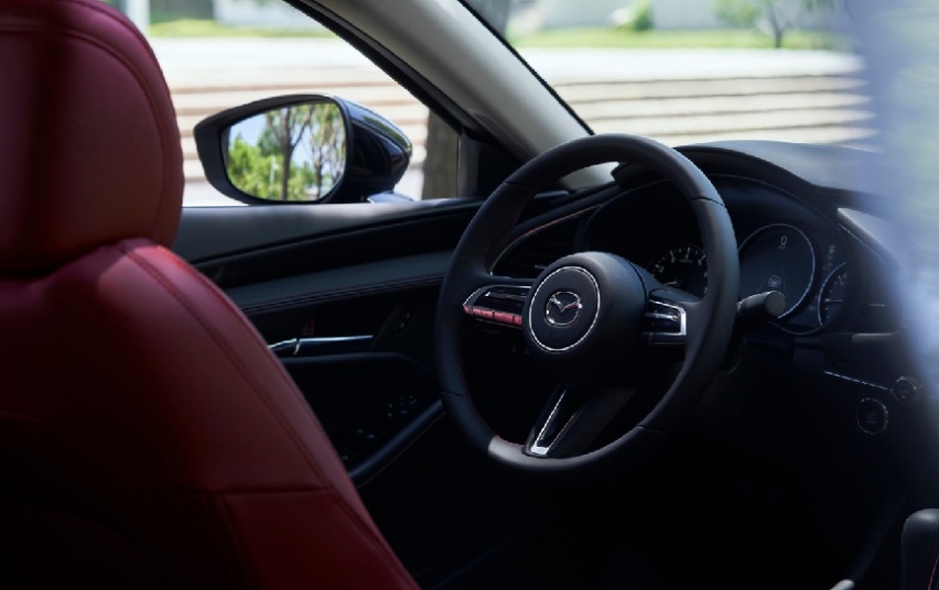 官方自带改装，关注颜值更在乎安全，MAZDA 3 昂克赛拉为驾趣而生