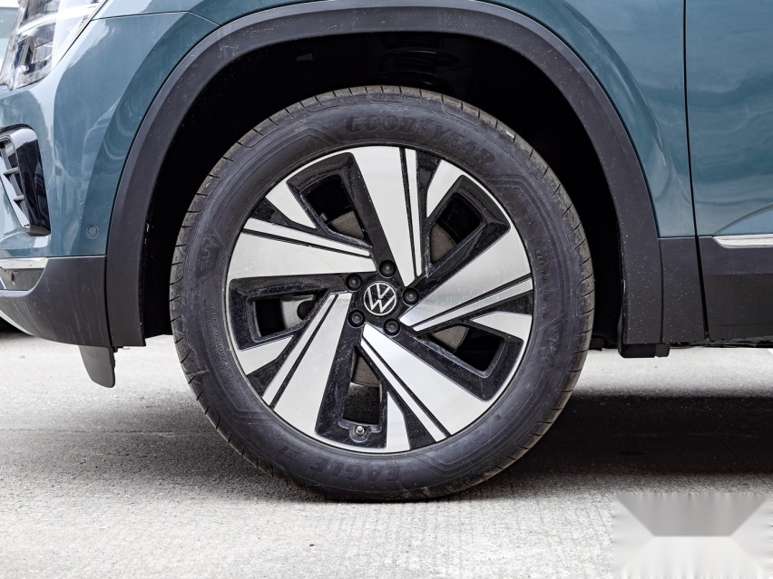探险者不降价？22万拿下5米大众SUV，2.0T+近3米轴距不怕掉价