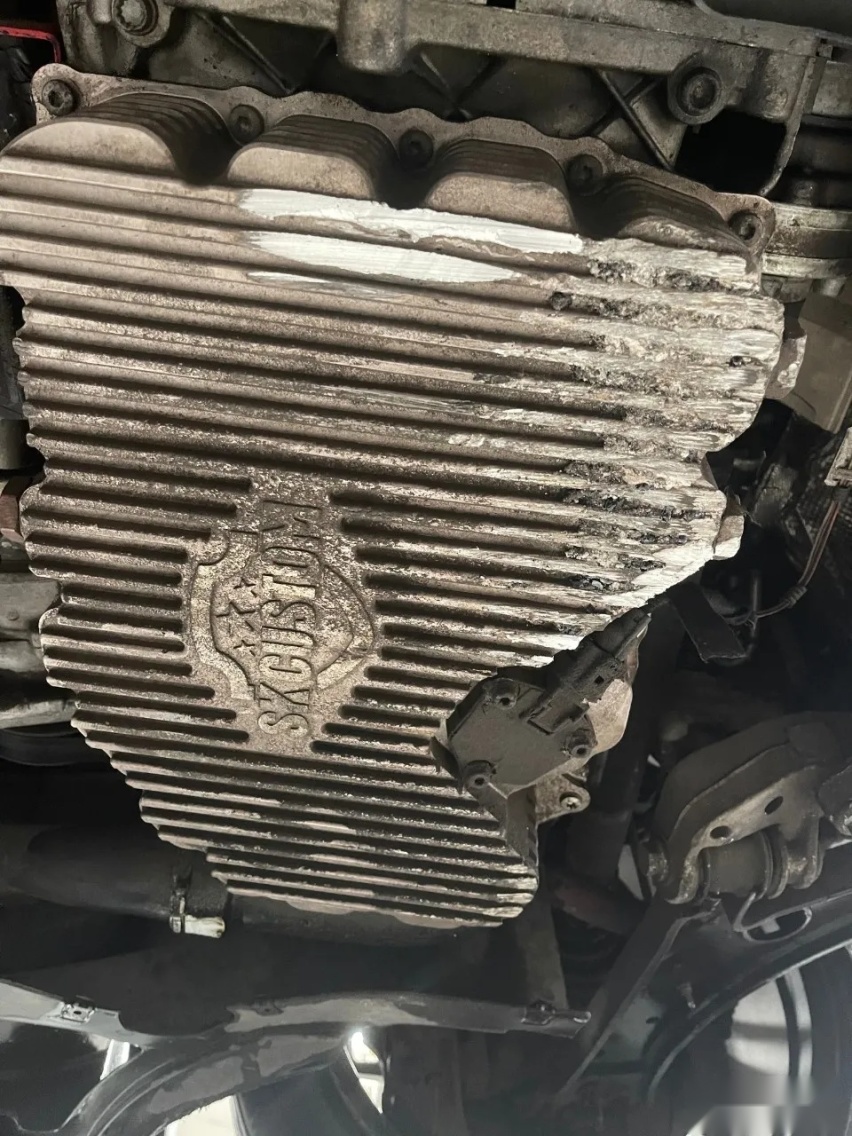 姿态与性能并存的6代高尔夫GTI，01年车主表示玩车很穷但很开心