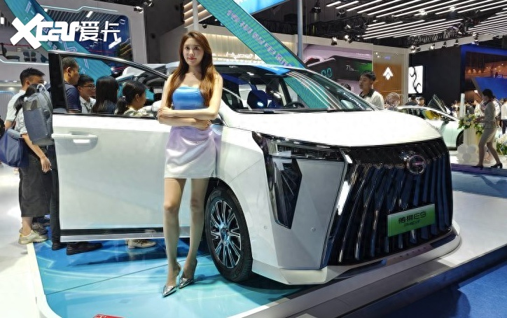 喝92号粗粮 2.0T油电混动配电磁悬架 成都车展实拍传祺E9