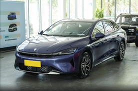 宝骏享境到店体验，车长5005mm，搭灵眸智驾，售12.98万起