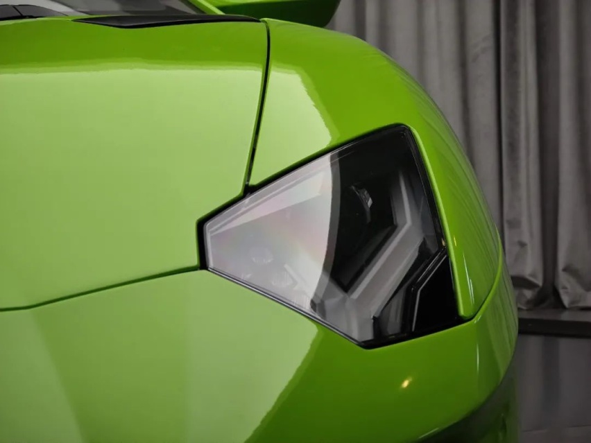 兰博基尼Aventador LP700-4半价！男生眼里的大牛女生眼里是什么？