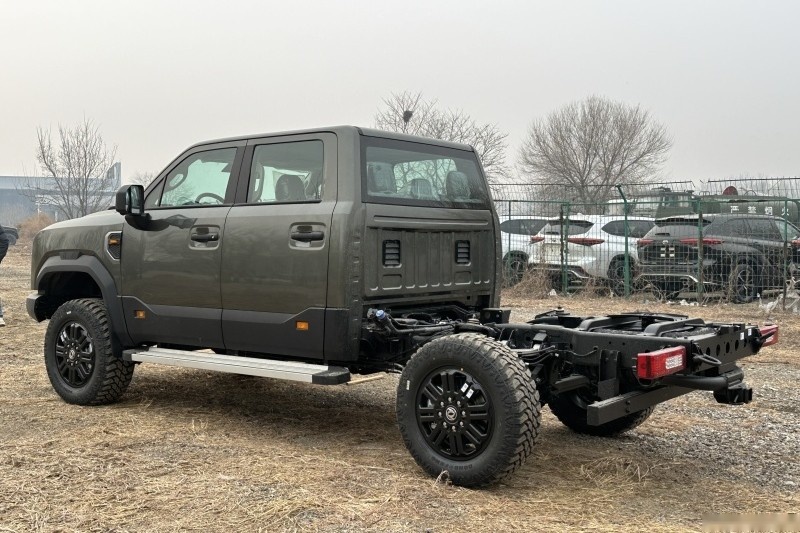 大排柴油機/四輪獨懸/軍車血統,東風猛士ms600正式上市