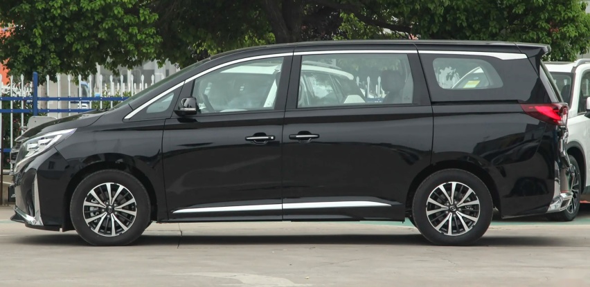 “成熟男人”的MPV，长超5米+2.0T+8AT，15万拿下