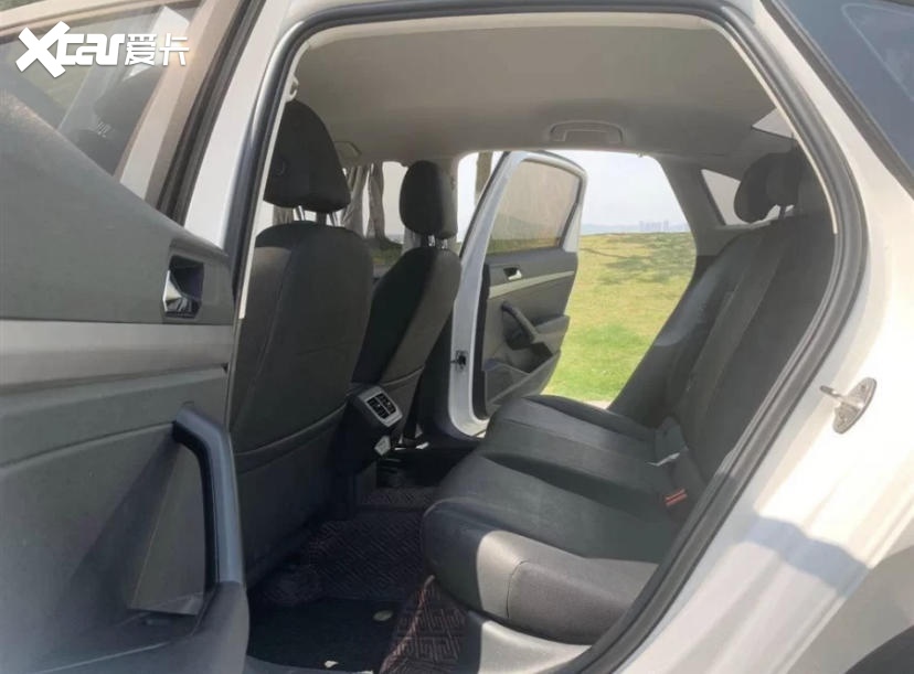 经典轩逸价格太贵，所以买了低配新朗逸，我这价格没被坑吧？