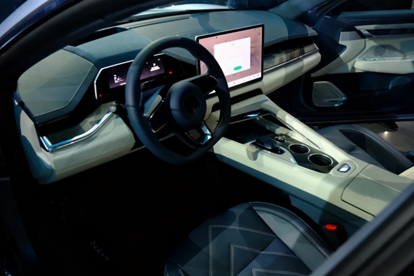 极氪001、比亚迪汉EV、极狐阿尔法S，加速飞快老司机才能驾控