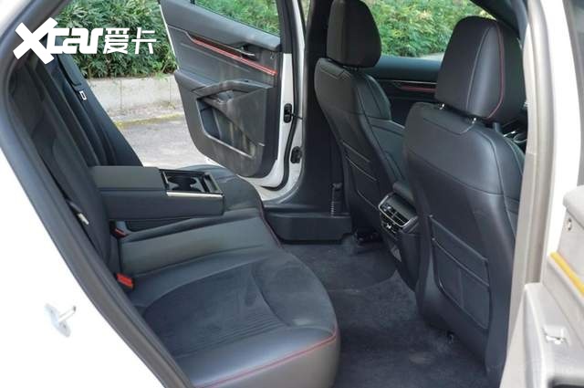 全新蒙迪欧对比奥迪A4L？别说就算豪华品牌又如何