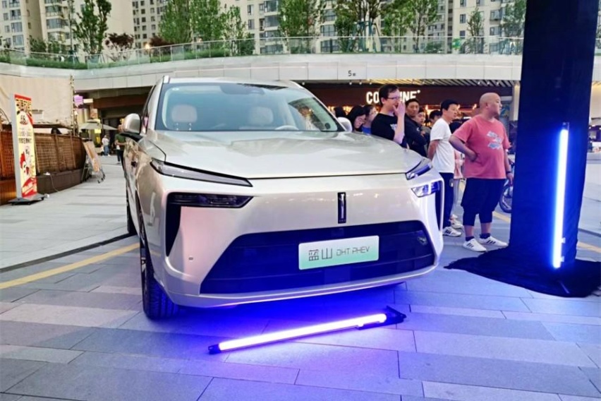 为什么增程式的理想和深蓝，不比同级插混车更便宜？