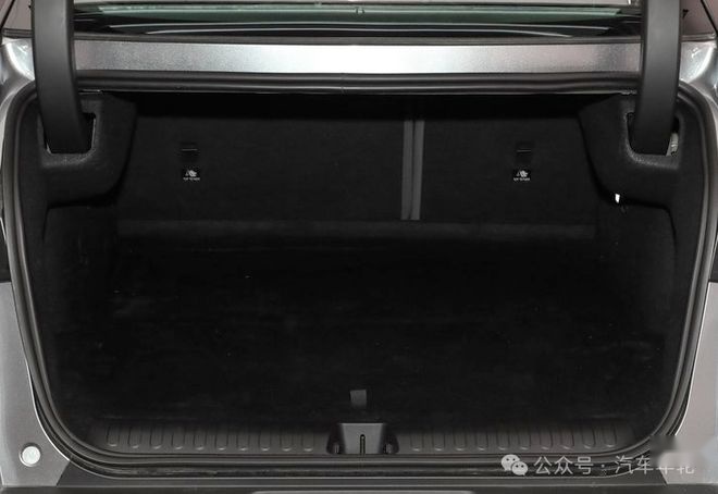 标配800V高压/百公里加速3.7秒，极狐阿尔法S5预售19.98万起