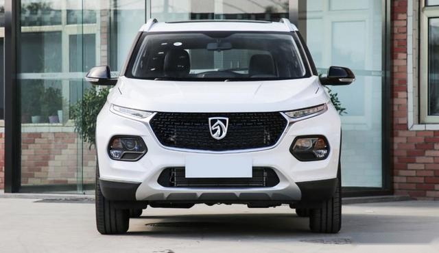 要什么自行车！这才是年轻人第一台SUV，不足4万，内饰很高级