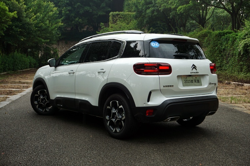 浪漫和实用并存 试驾雪铁龙新天逸C5 AIRCROSS