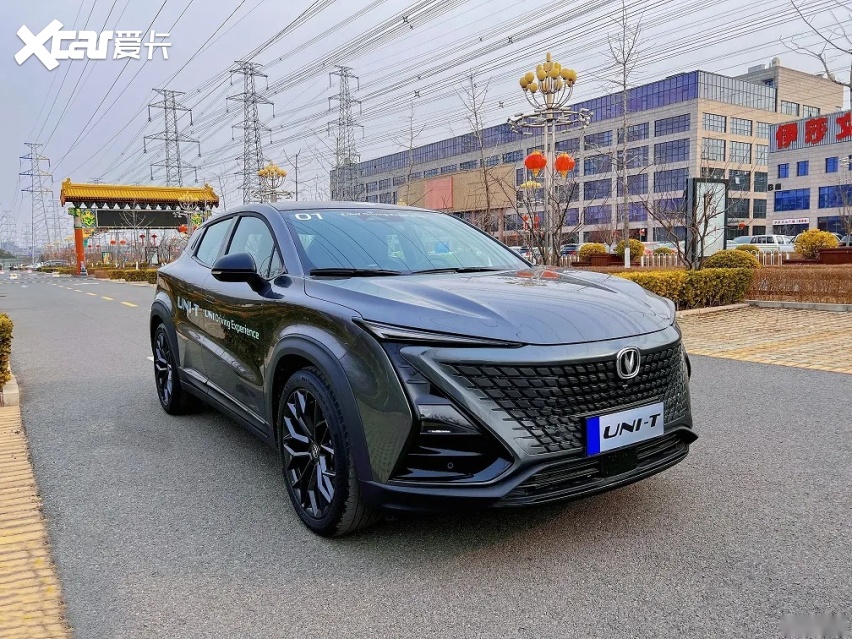 性能媲美高尔夫GTI  UNI-T 2.0T能给年轻人想要的快乐？
