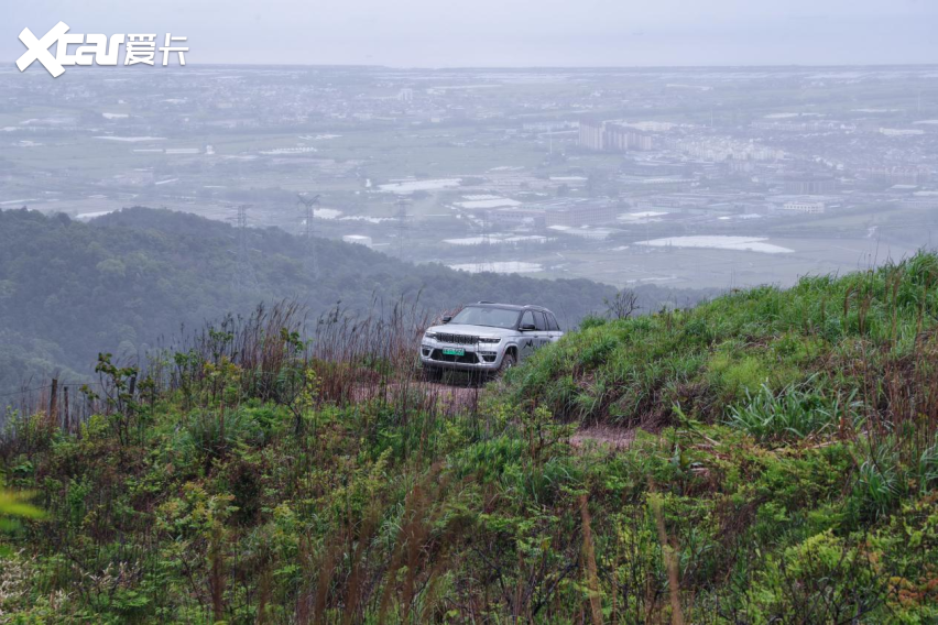 同级最强四驱加持 Jeep大切诺基4xe重新界定SUV极限范畴