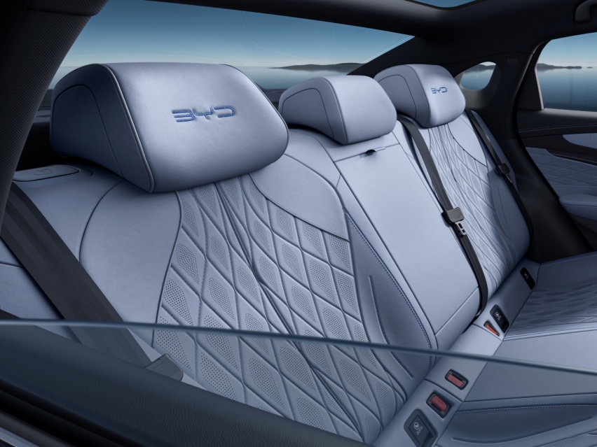 颤抖吧，Model3，比亚迪海豹开启预售，续航700km/零百3.8秒