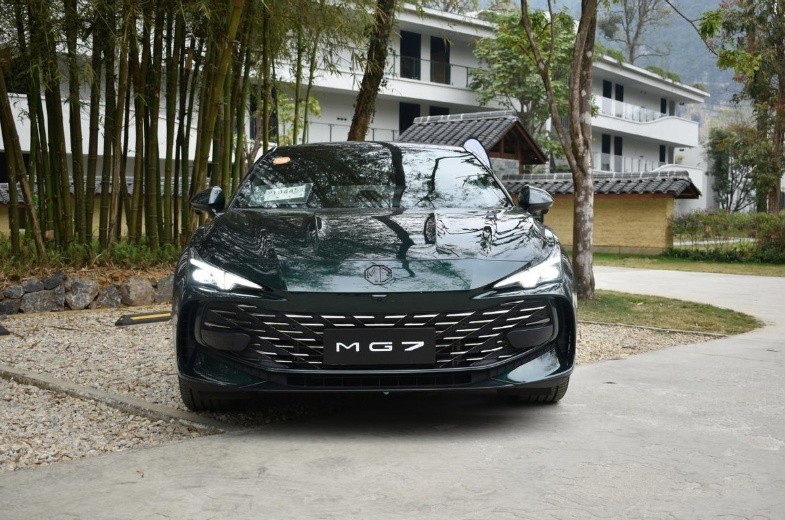 15万级轿跑谁才是“真卷王”？MG7实名PK凌渡L！