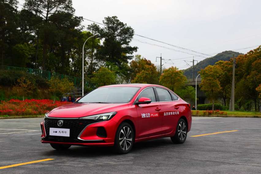 10万块买辆轿车的上限什么？长安逸动吗？