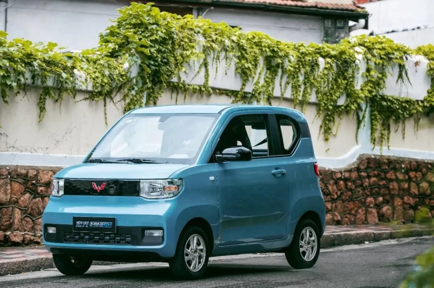 那些承载家庭的小型油车，为什么都破产了？