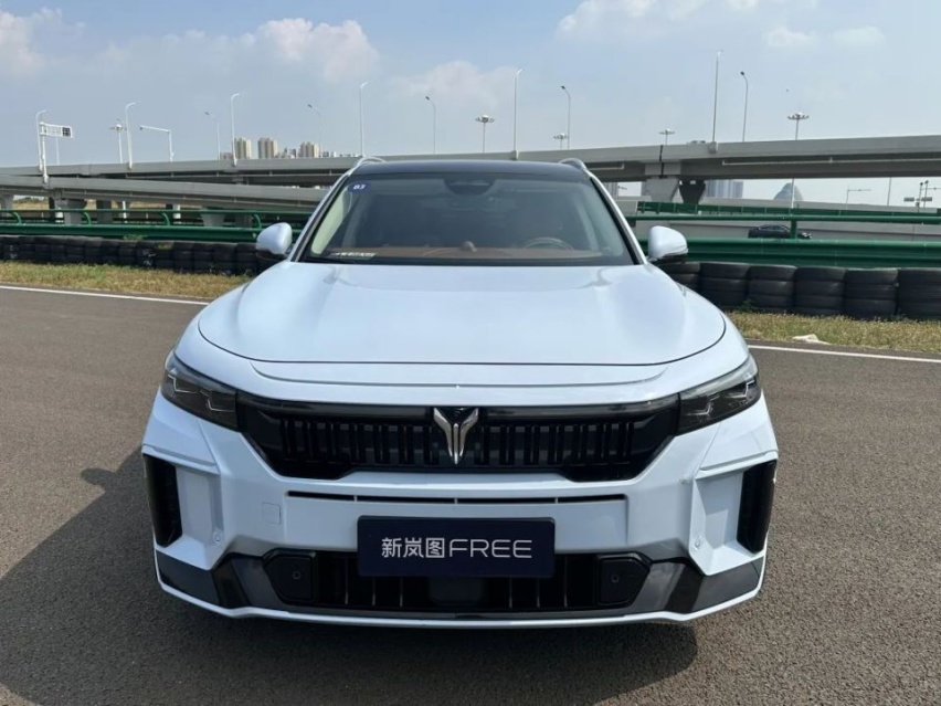 26.69万元+百度阿波罗智驾，新款岚图FREE大杀四方？