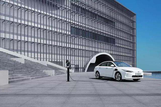 对标Model 3，几何A和Aion S靠这些特点赢了！