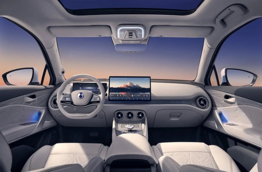腾势N8正式发布 中型SUV 对标理想L8就看价格