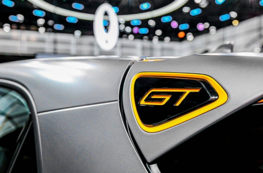 年轻人的电动GT2023款欧拉好猫GT木兰版售14.38-15.38万