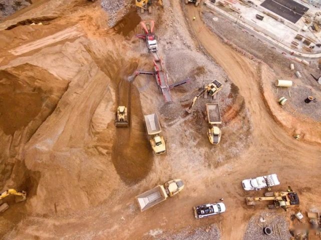每天车闻：宝马联合法雷奥开发L4级自动泊车技术