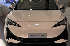 9.98万起标配宁德时代+800V？极狐阿尔法S5到底值不值得买？