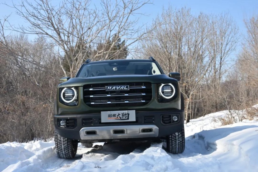莫帅开一台不一样的哈弗SUV,冰雪漂移